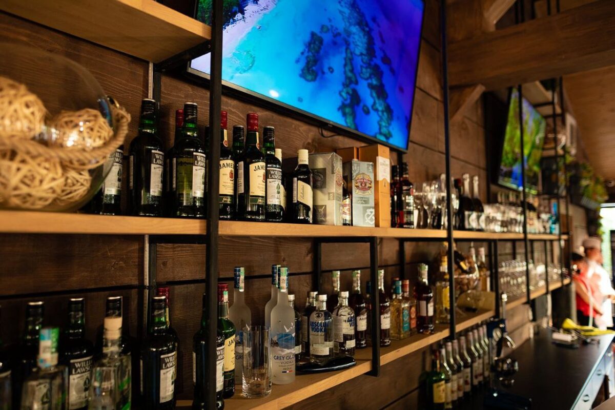 photo_5461154559176078526_y