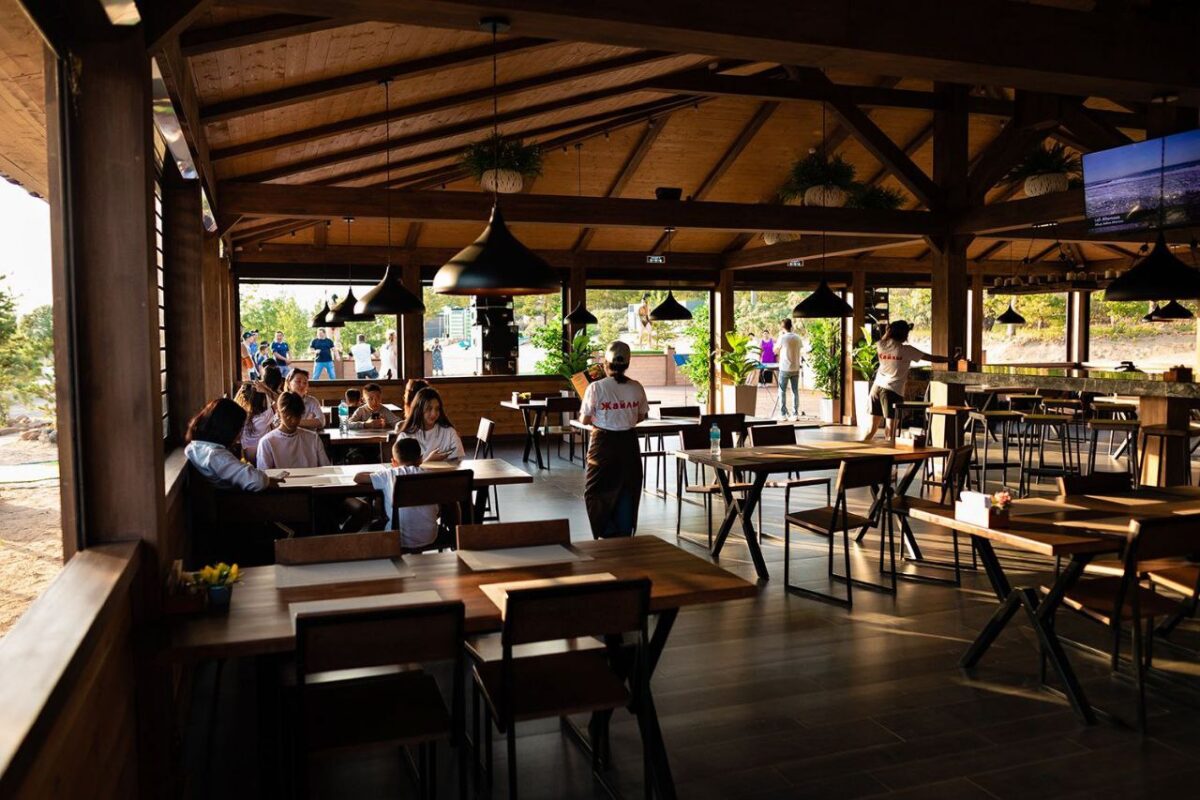 photo_5461154559176078527_y